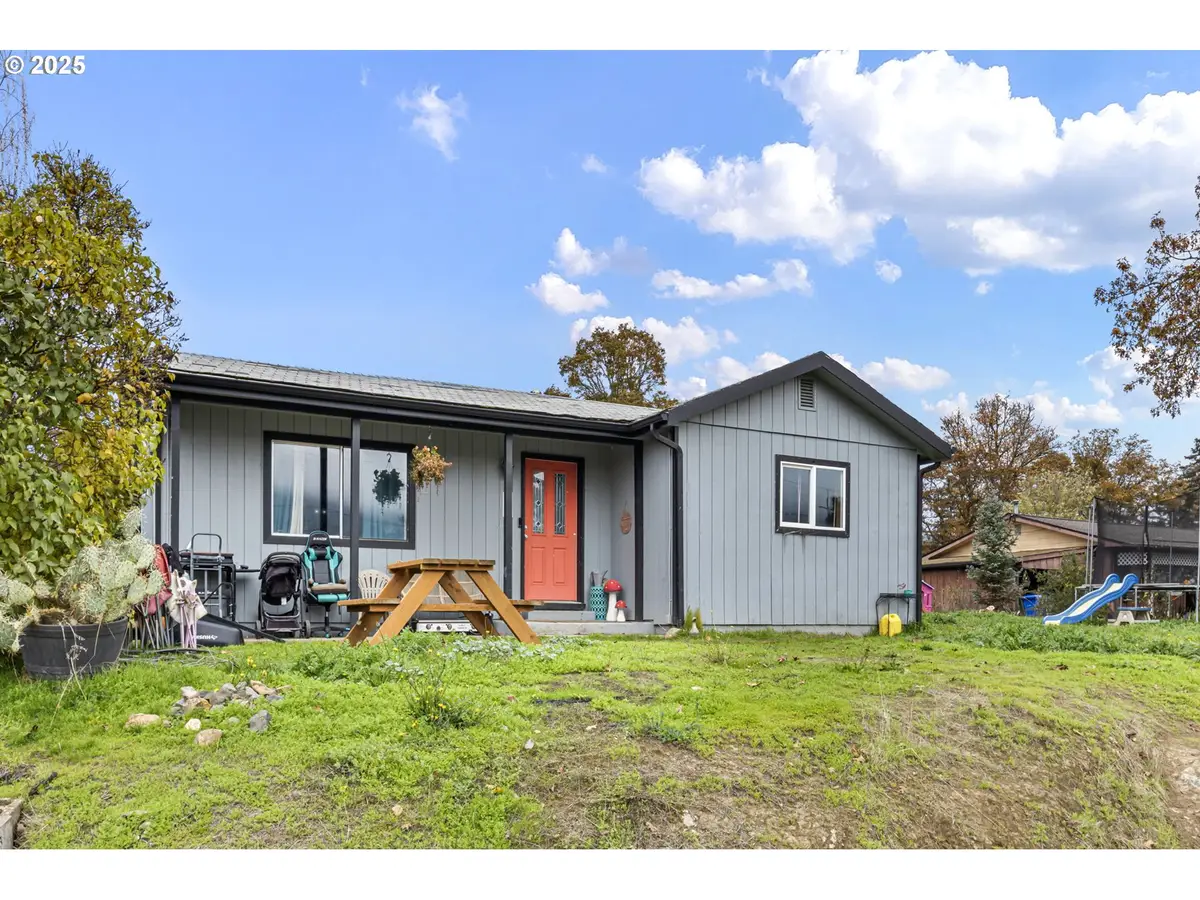 350 SE Park St, Winston, OR 97496 - Image #1