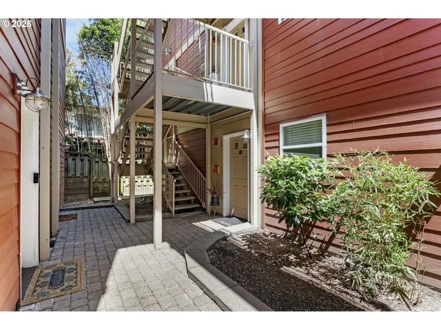 1033 SW Gibbs St #105, Portland, OR 97239 - #2