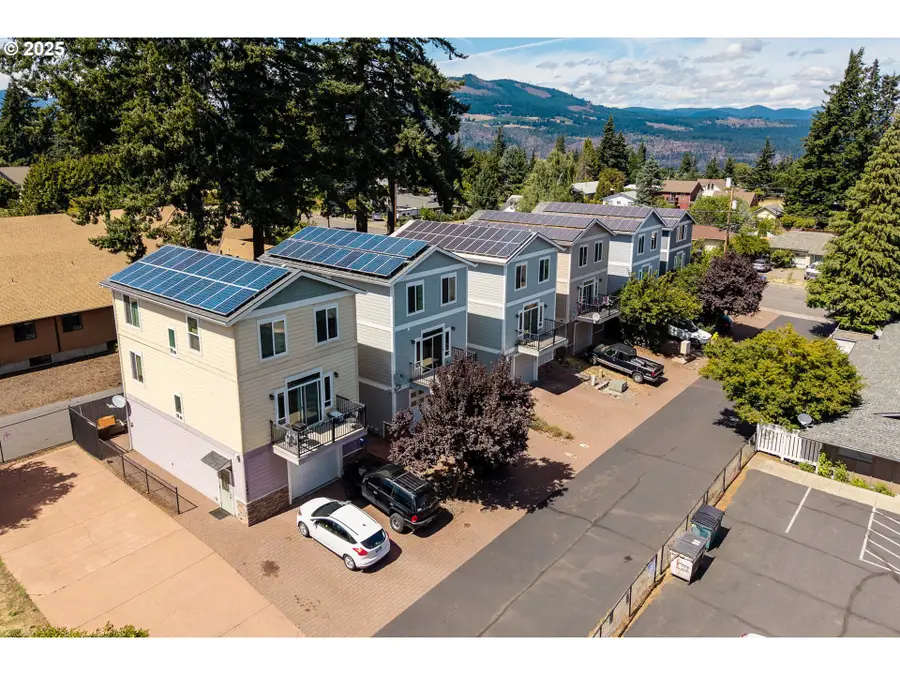 1534 Solar Ln, Hood River, OR 97031 - #3