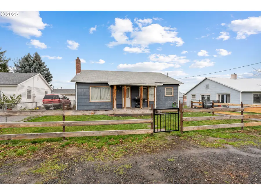 197 SE Douglas St, Pilot Rock, OR 97868 - Image #2