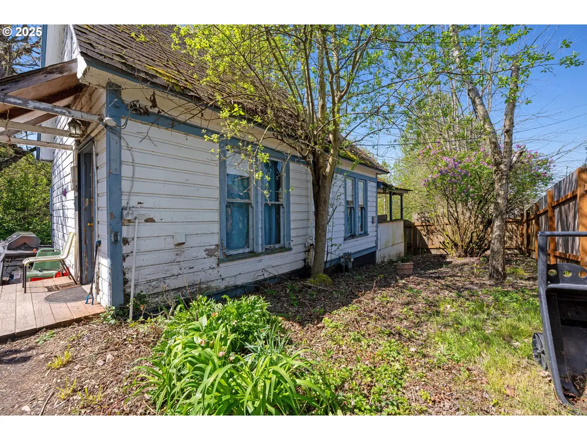 6636 N Richmond Ave, Portland, OR 97203 - Image #1