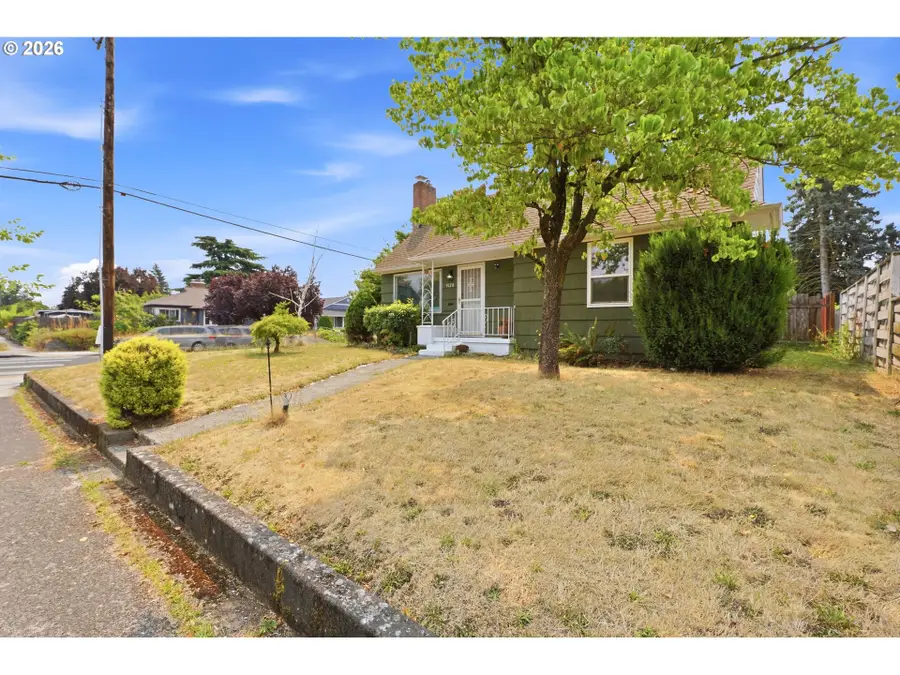 9128 SE Market St, Portland, OR 97216 - #2