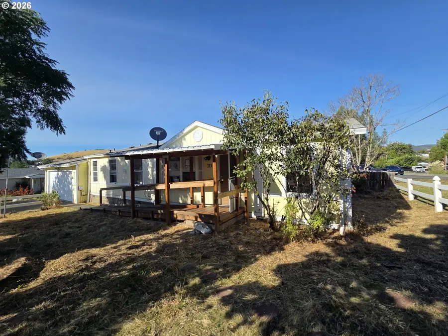 111 Kiss Ct, Roseburg, OR 97471 - #2