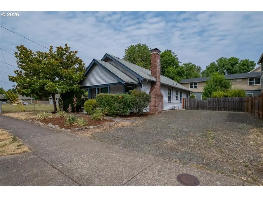 2325 NW Lincoln Ave, Corvallis, OR 97330 - #2