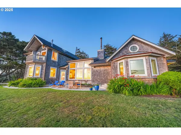 88248 Tokyo Ln, Bandon, OR 97411