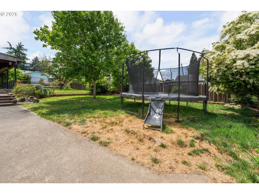 2843 W Sanders Ave, Roseburg, OR 97471 - #3
