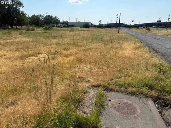 337 E Highland Ave, Hermiston, OR 97838