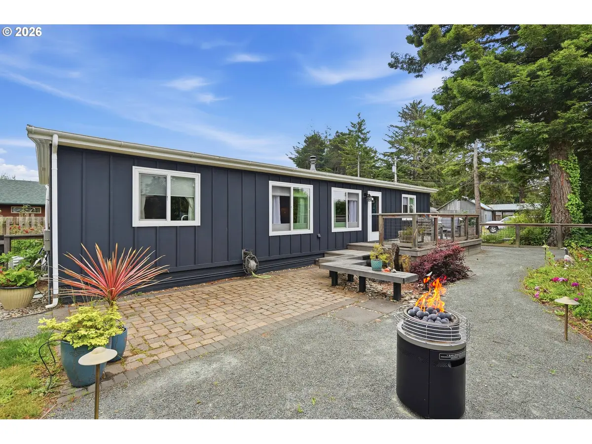 1155 2nd St Ne, Bandon, OR 97411 - #1