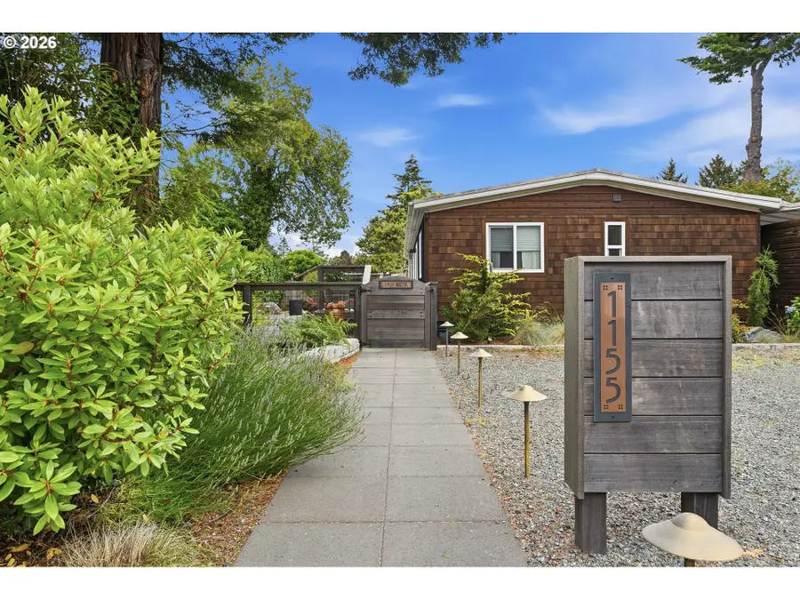 1155 2nd St Ne, Bandon, OR 97411 - #2