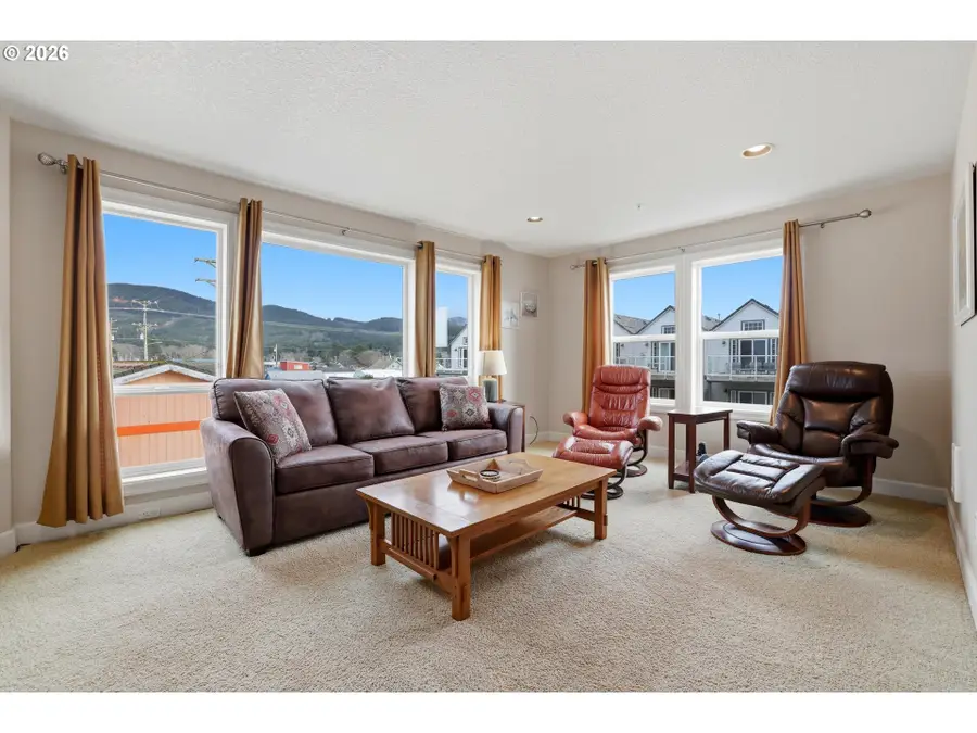 300 N Pacific St #37, Rockaway Beach, OR 97136 - #3