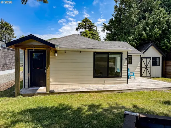 102 S Harbor St, RockawayBeach, OR 97136
