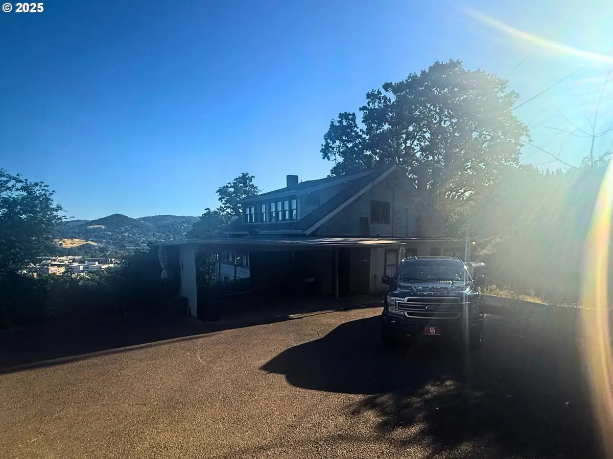 Address Withheld By Seller, Roseburg, OR 97470 - Image #1