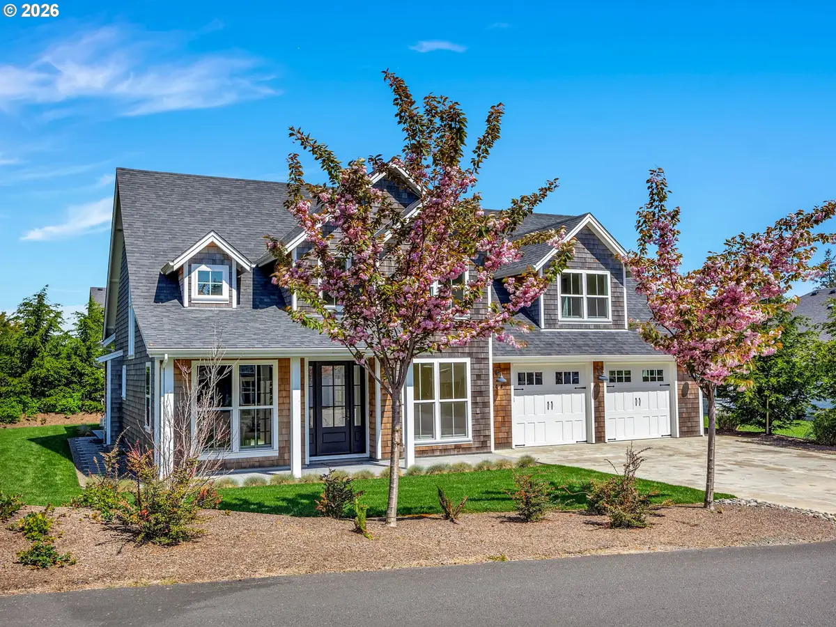 664 10th St, Gearhart, OR 97138 - #1