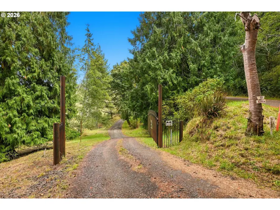 700 Kings Ave, Lakeside, OR 97449 - #2