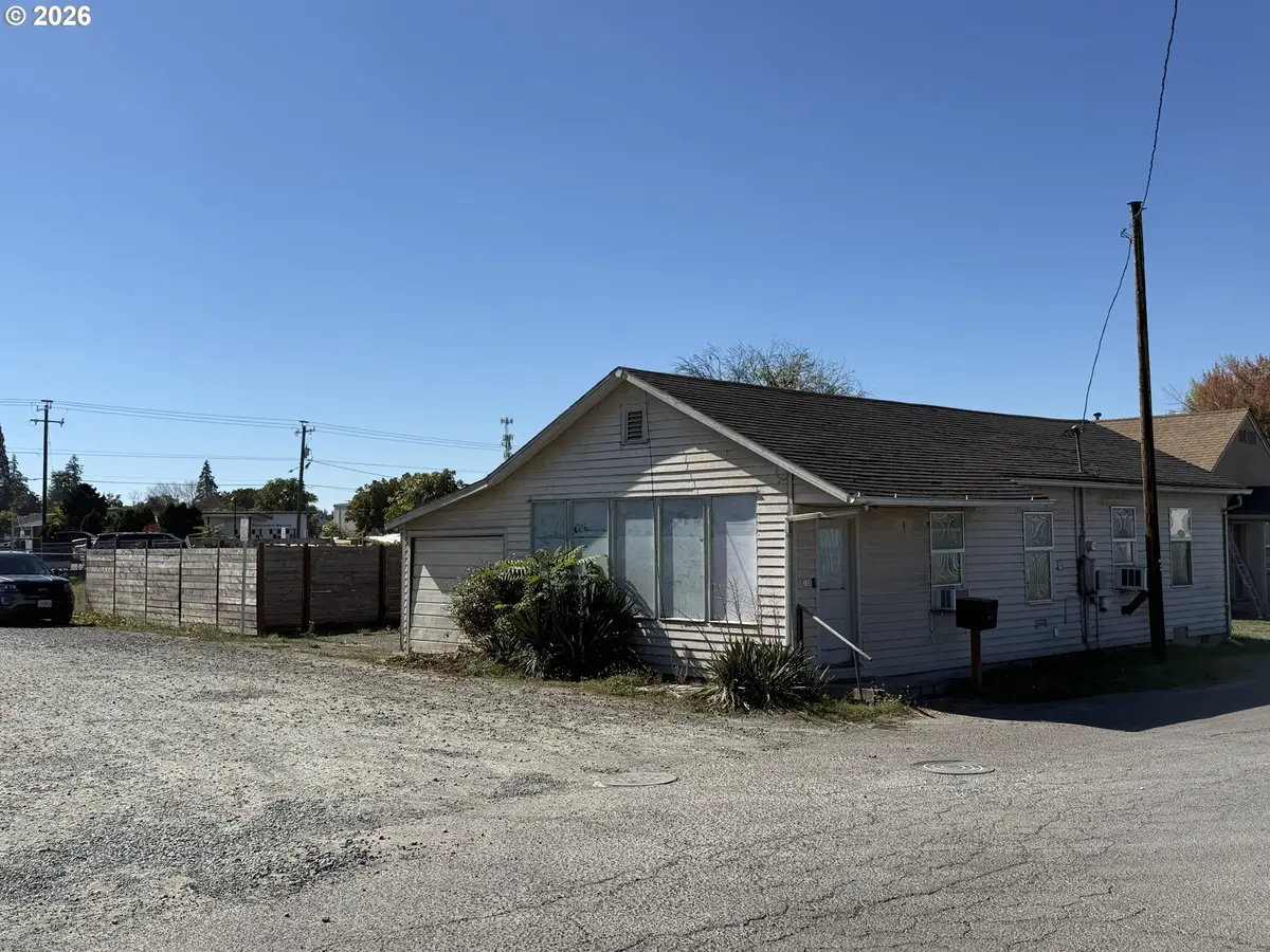 108 Ross St, Molalla, OR 97038 - #1