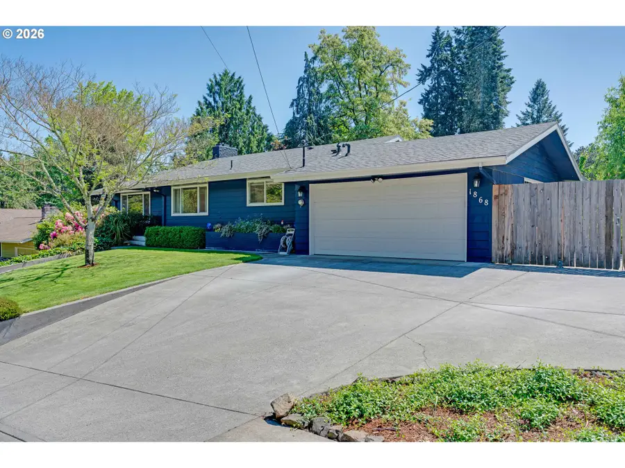 1868 SE Oak St, Hillsboro, OR 97123 - #2
