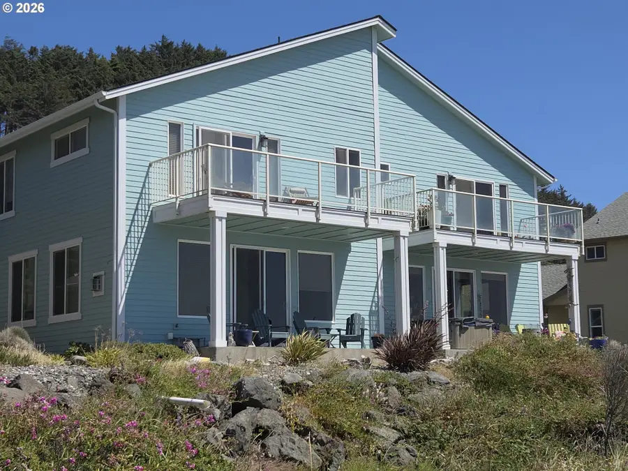 29034 Vizcaino Ct, Gold Beach, OR 97444 - #2