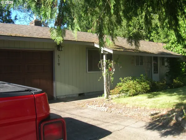 519 E 7th St, LaCenter, WA 98629