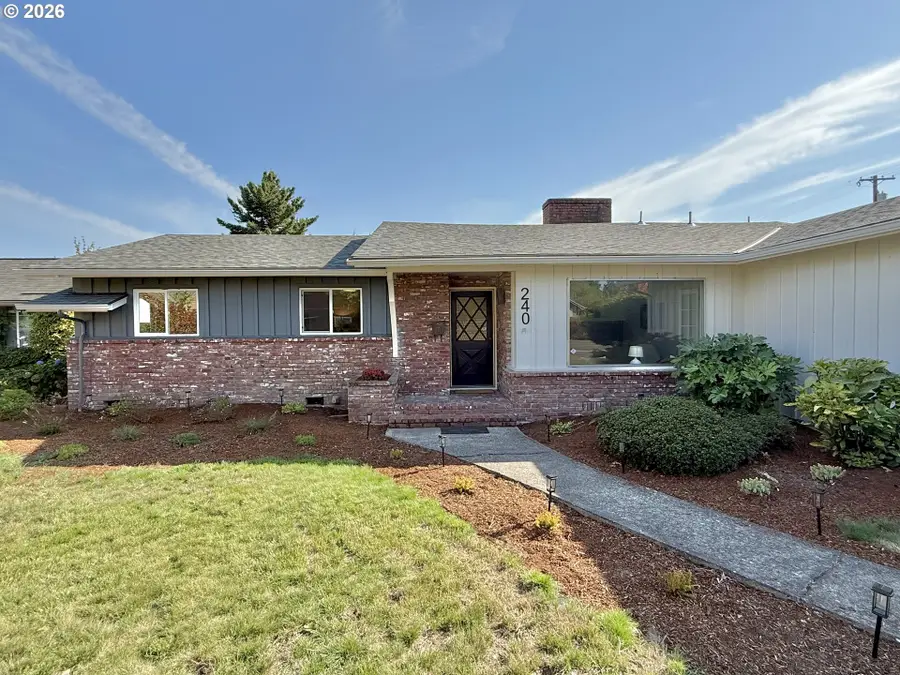240 NW Baker Creek Rd, McMinnville, OR 97128 - #2
