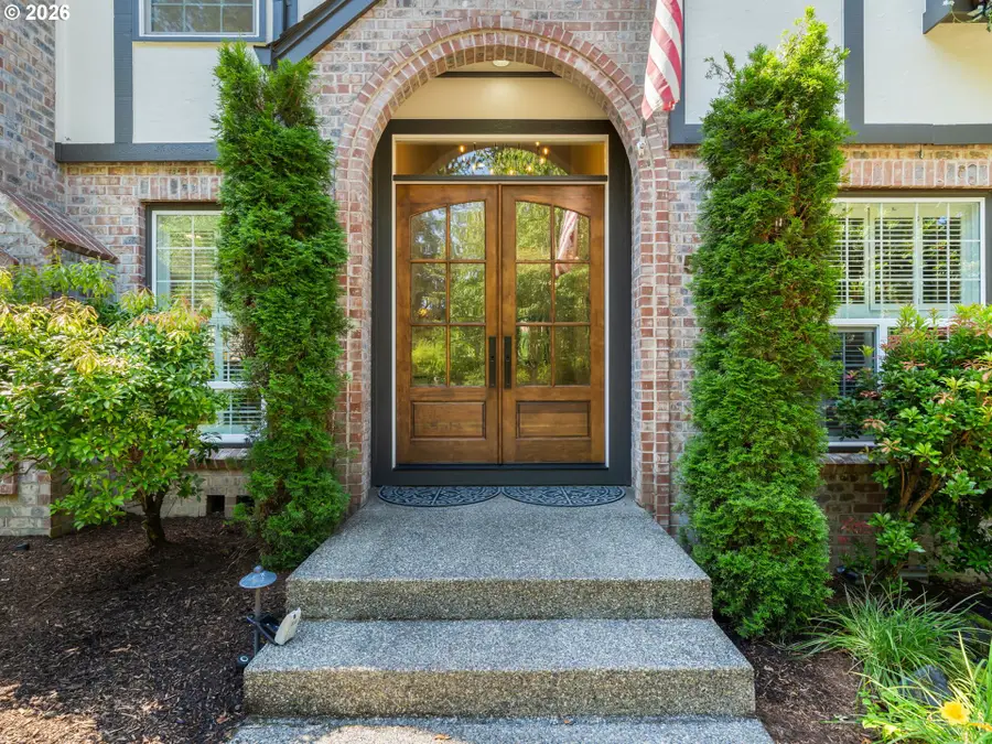 5676 Southwood Dr, Lake Oswego, OR 97035 - #3