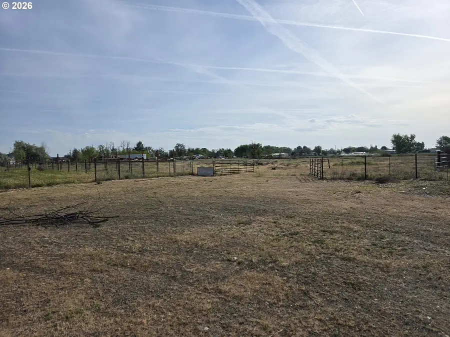 81503 W Eighth Rd, Irrigon, OR 97844 - #3
