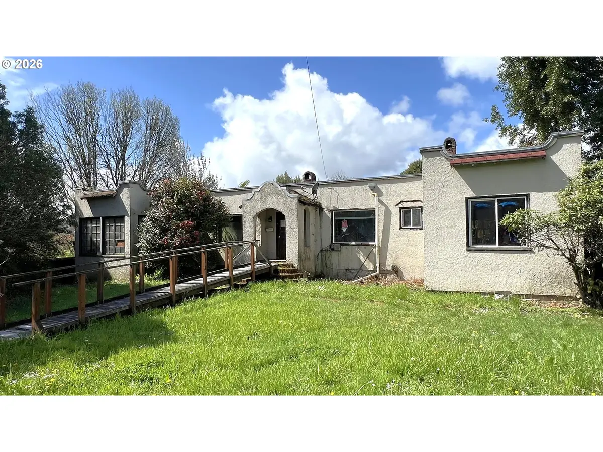 806 Railroad Ave, Myrtle Point, OR 97458 - #1