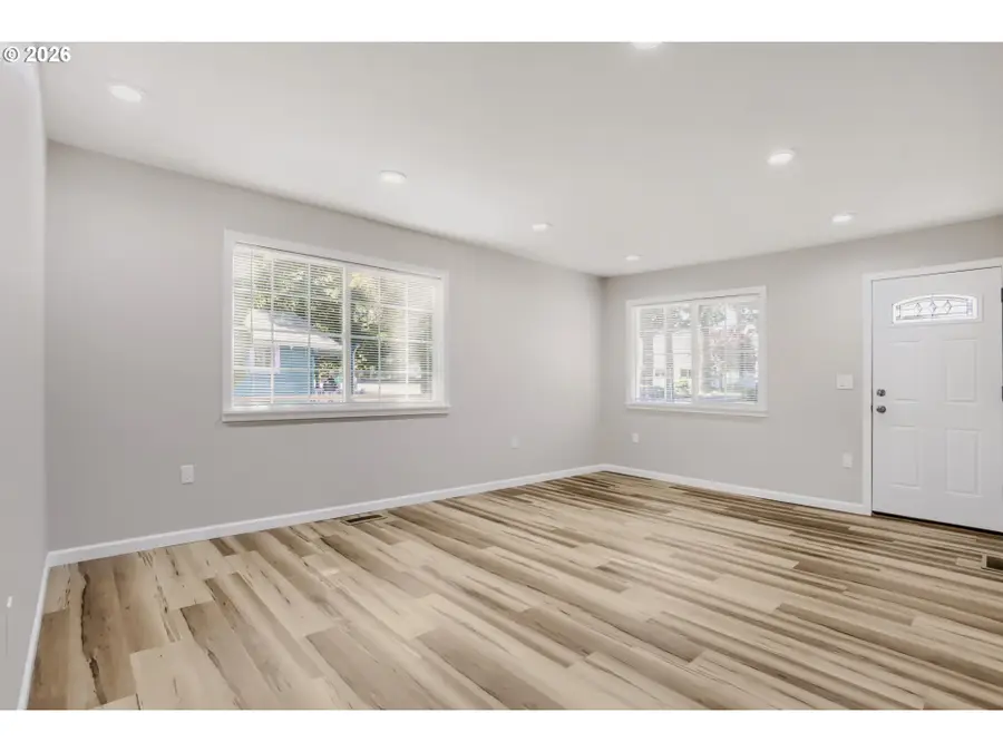 4918 SE 128th Ave, Portland, OR 97236 - #3