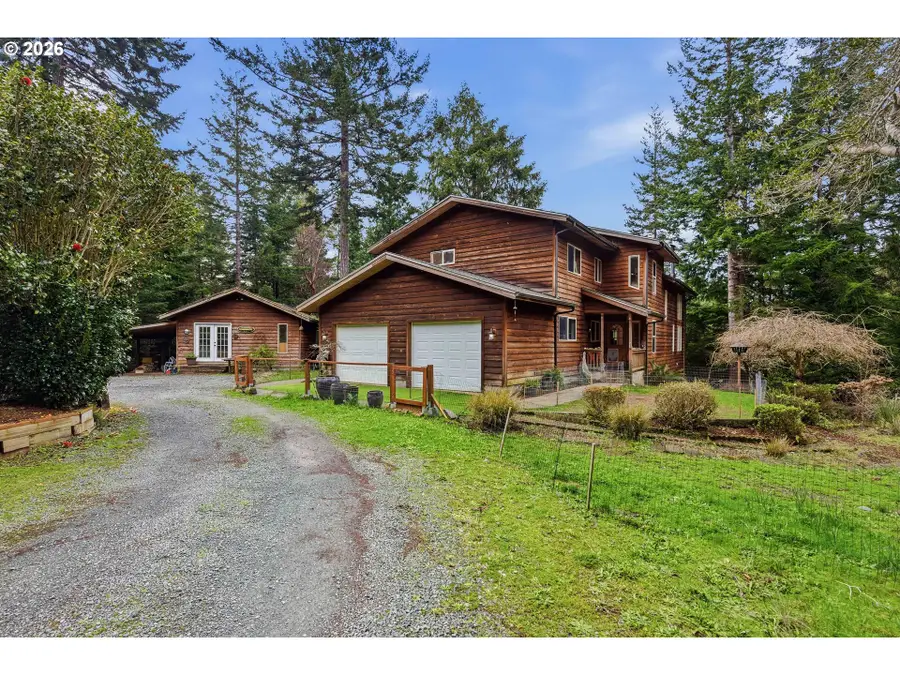 88600 Trout Pond Ln, Bandon, OR 97411 - #2