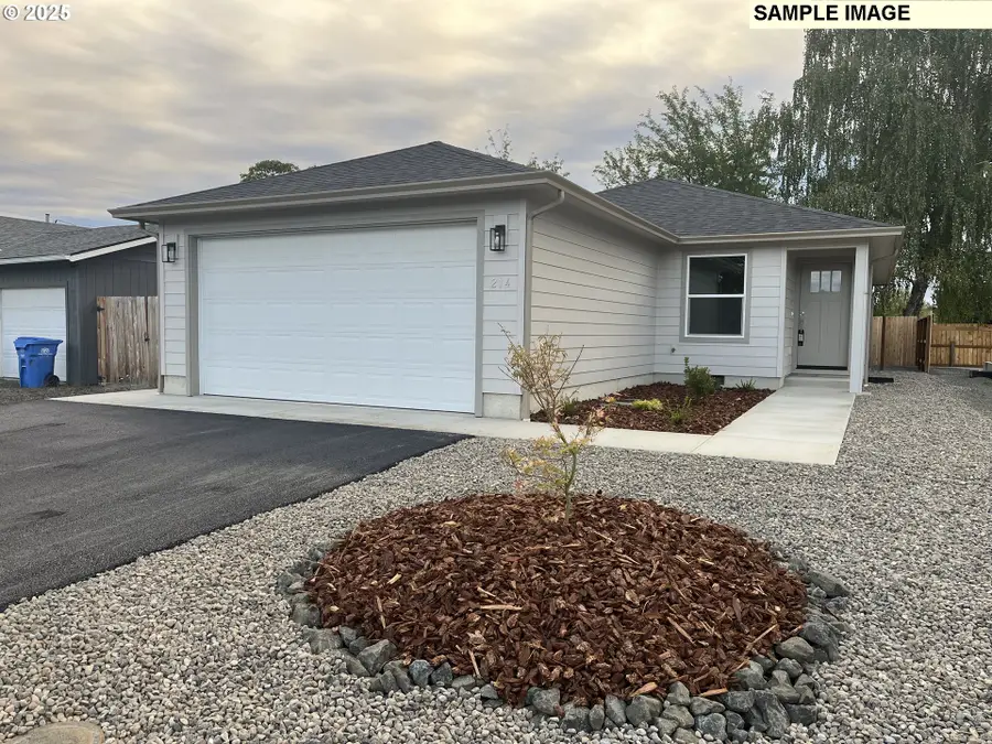 226 Miller St, Sutherlin, OR 97479 - Image #2