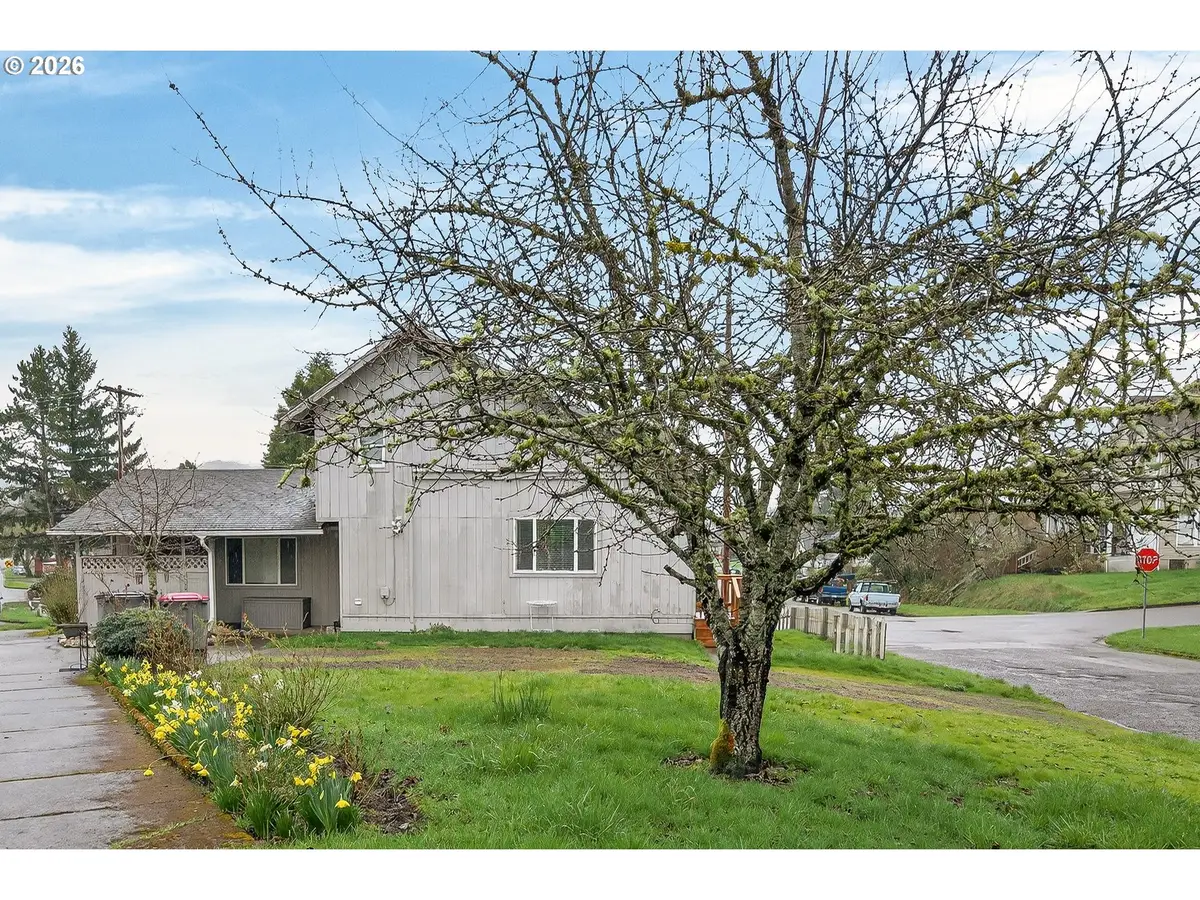 410 SW Mill St, Sheridan, OR 97378 - #1
