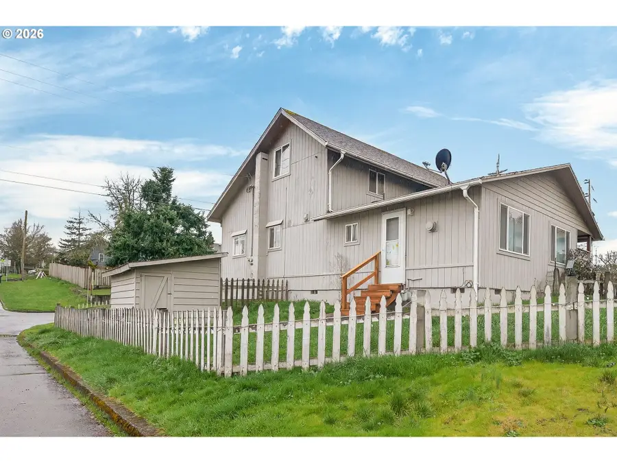 410 SW Mill St, Sheridan, OR 97378 - #3