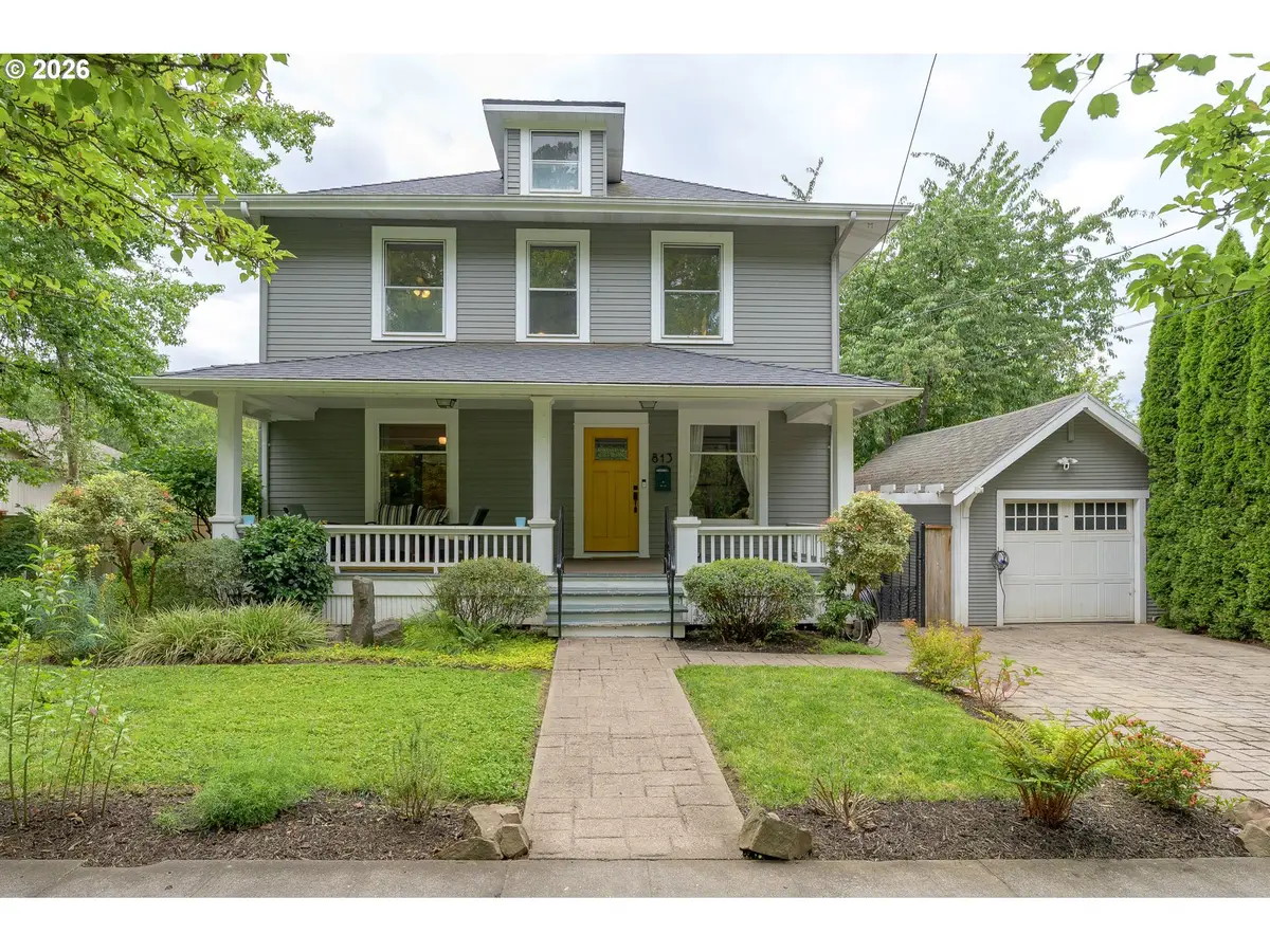 813 SE Davis St, McMinnville, OR 97128 - #1