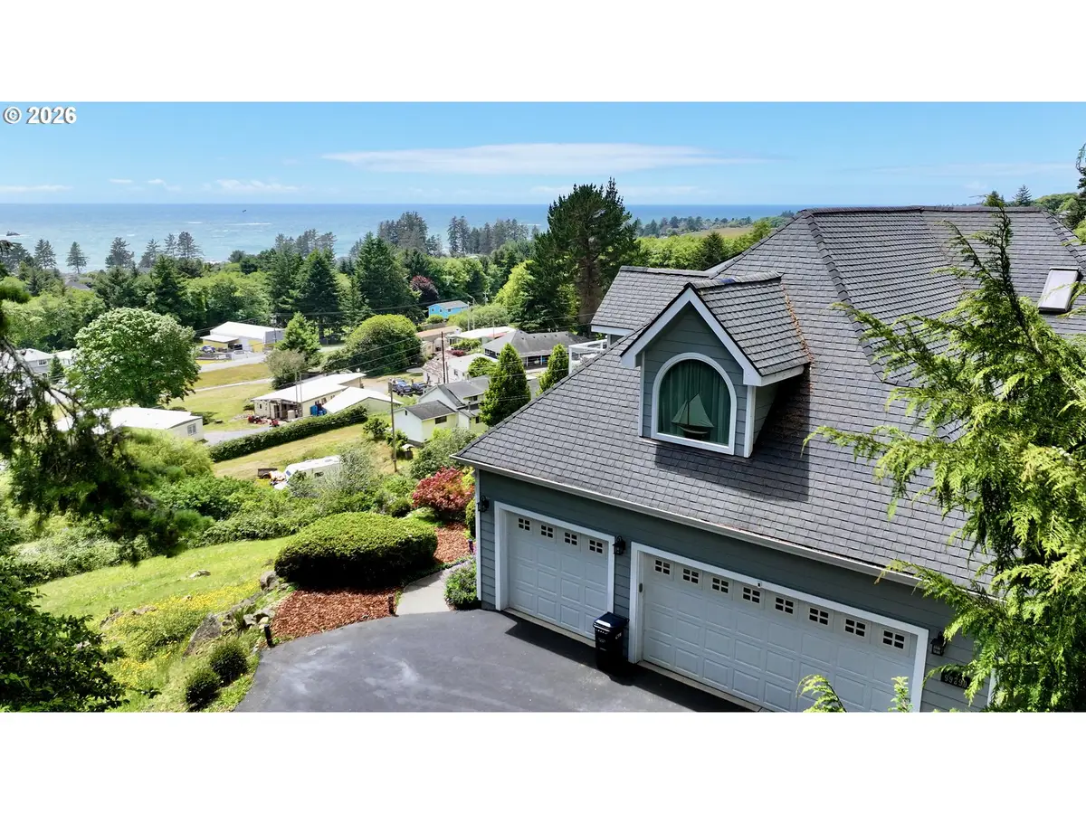 99290 Overlook Rd, Brookings, OR 97415 - #1