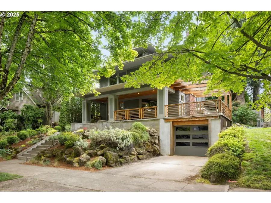 4000 NE Hassalo St, Portland, OR 97232 - Image #2