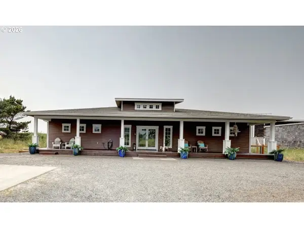 90022 Ocean Dr, Warrenton, OR 97146