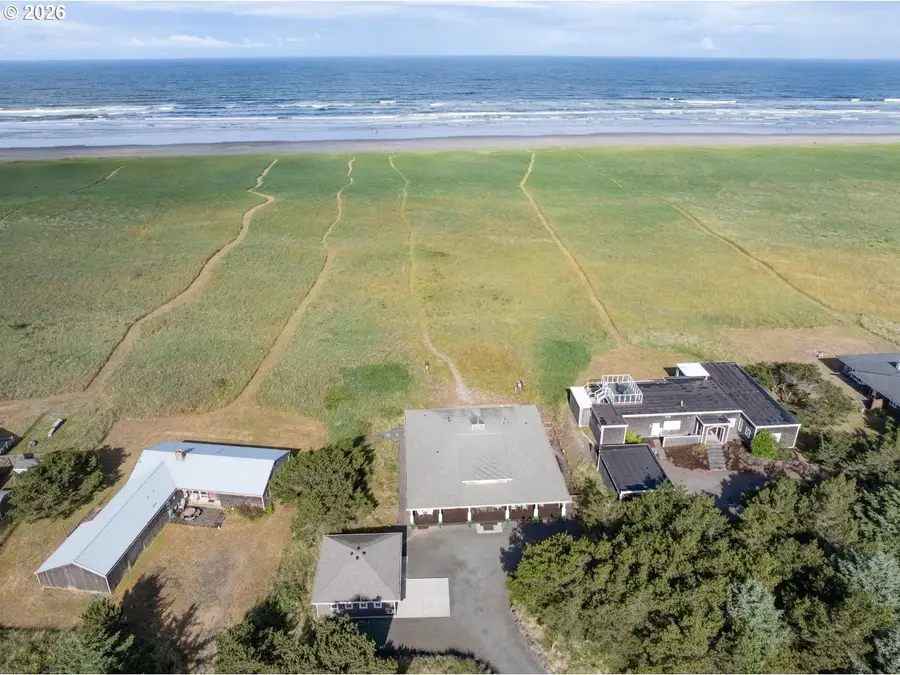 90022 Ocean Dr, Warrenton, OR 97146 - #3