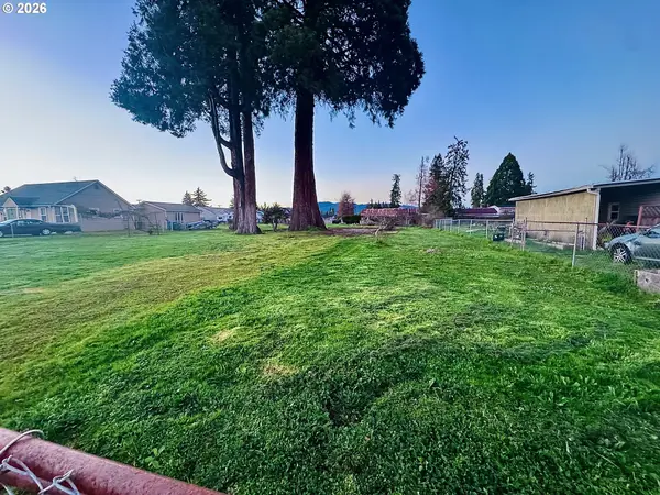 3720 Virginia Ave, Springfield, OR 97478