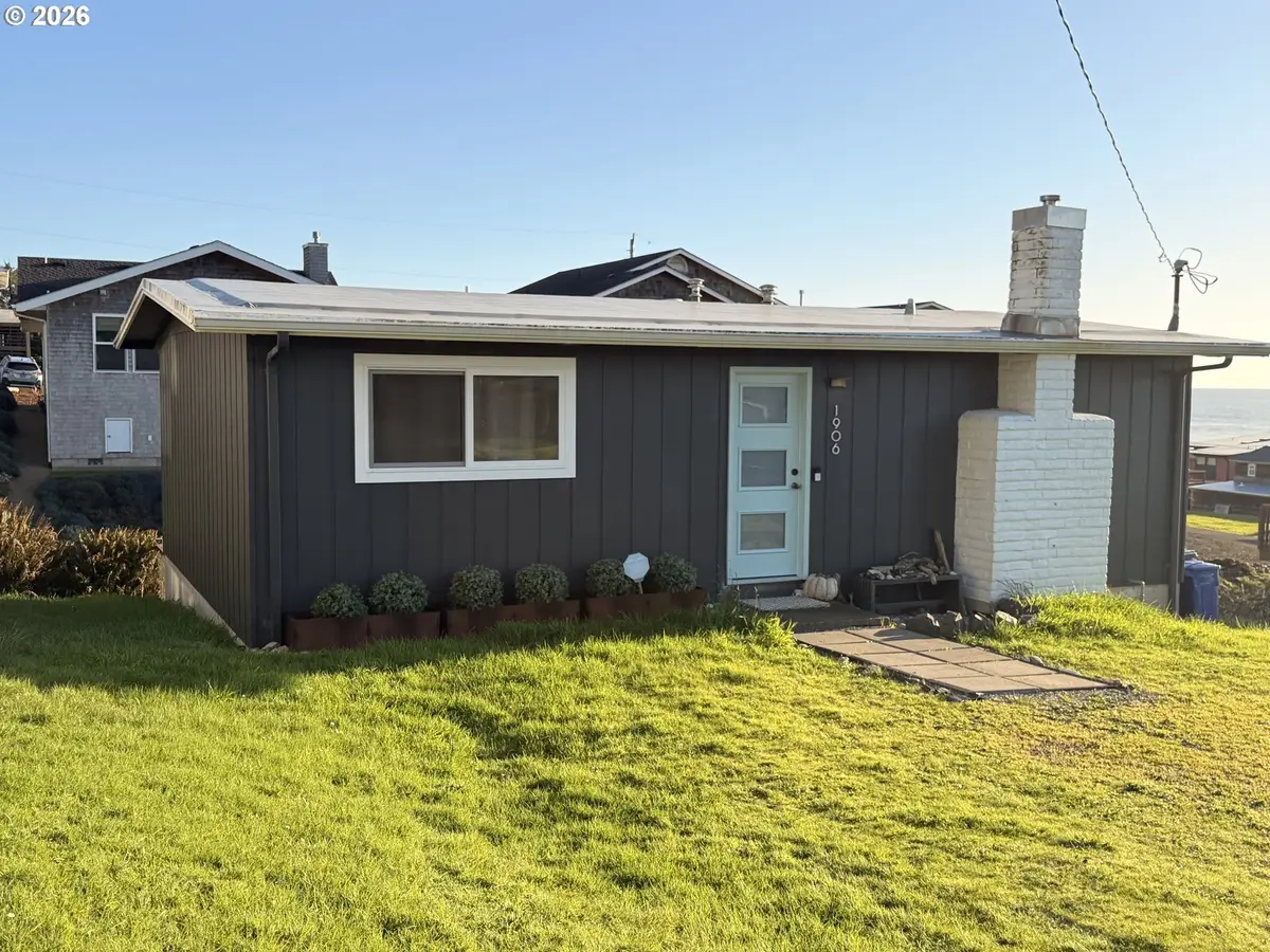 1906 NE 69th St, Lincoln City, OR 97367 - #1