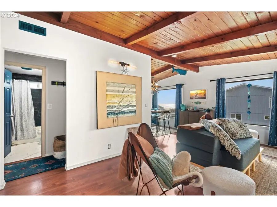 1906 NE 69th St, Lincoln City, OR 97367 - #3