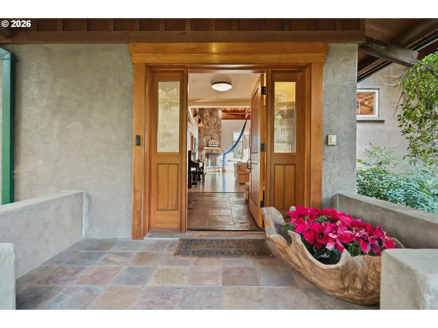 13537 Fielding Rd, Lake Oswego, OR 97034 - Image #2