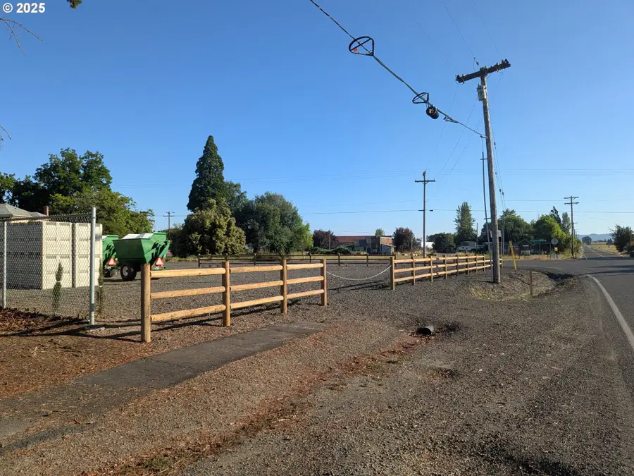 7495 Perrydale Rd, Amity, OR 97101 - Image #2