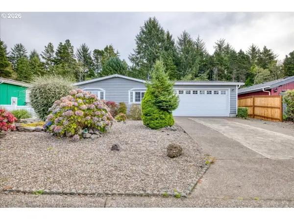385 SE Anchor Ave, DepoeBay, OR 97341