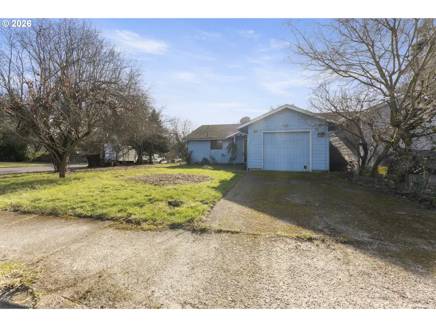 435 Gentle Ave E, Monmouth, OR 97361 - Image #2