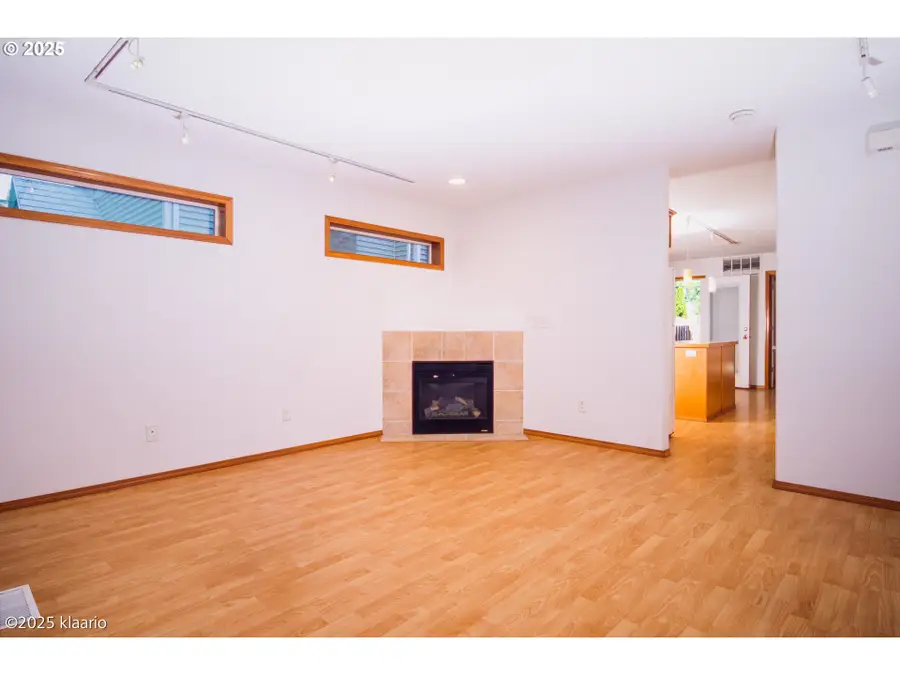 7942 N Hurst Near The Park Ave, Portland, OR 97203 - #3