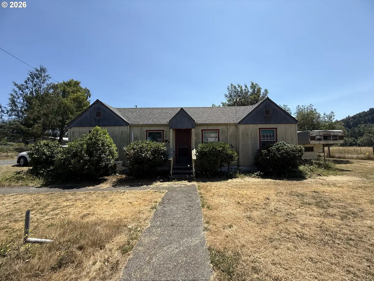 140 Poplar St, Powers, OR 97466 - #1