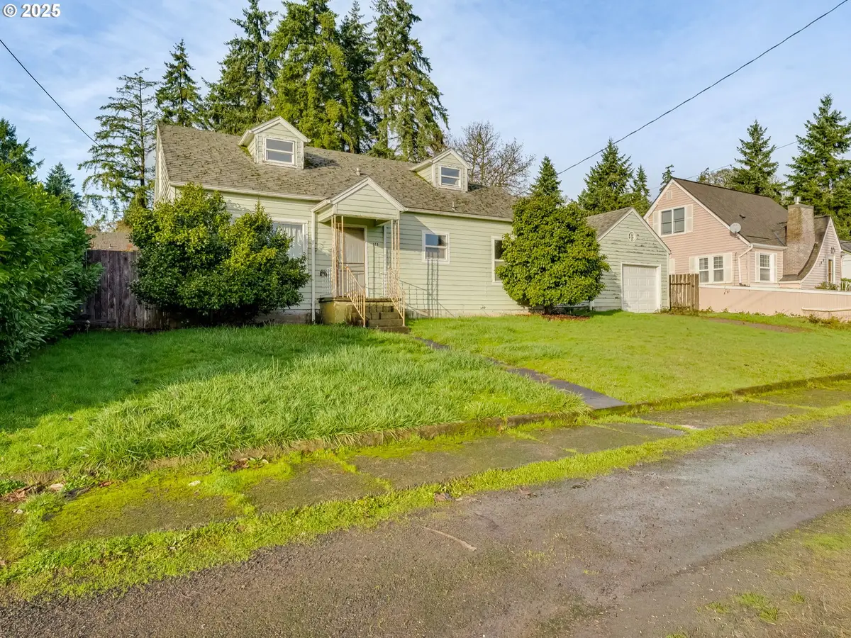 375 SW Spruce St, Willamina, OR 97396 - #1