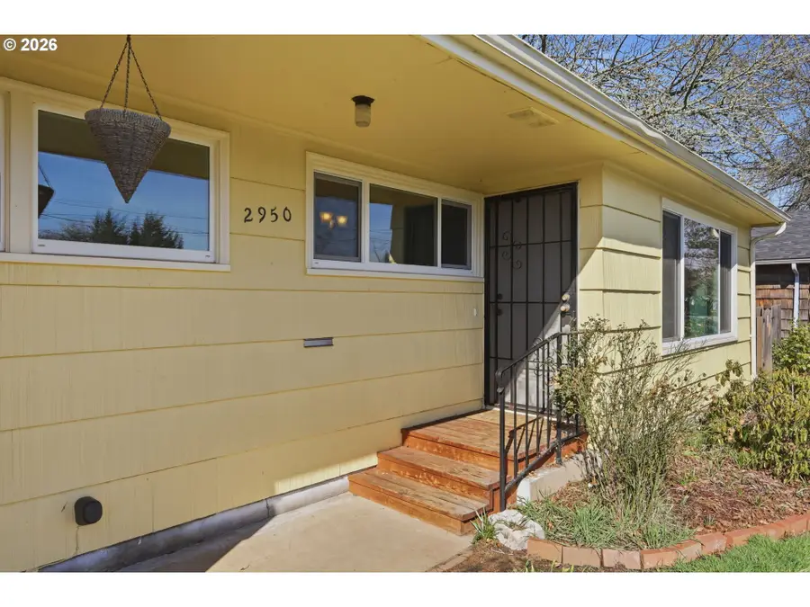 2950 Ferry St, Eugene, OR 97405 - #2