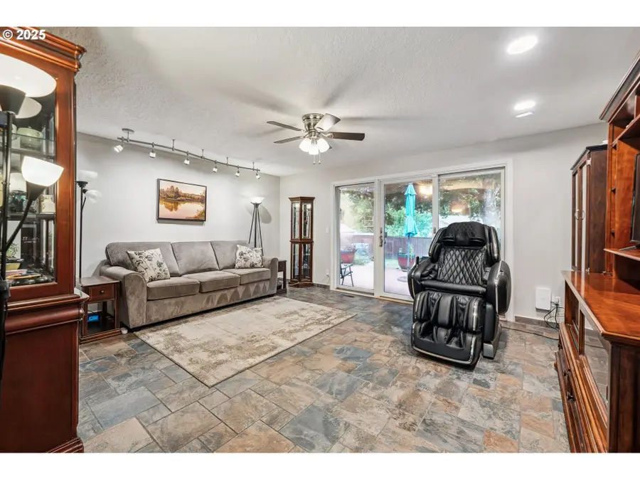 3905 SW 174th Ave, Beaverton, OR 97078 - Image #2