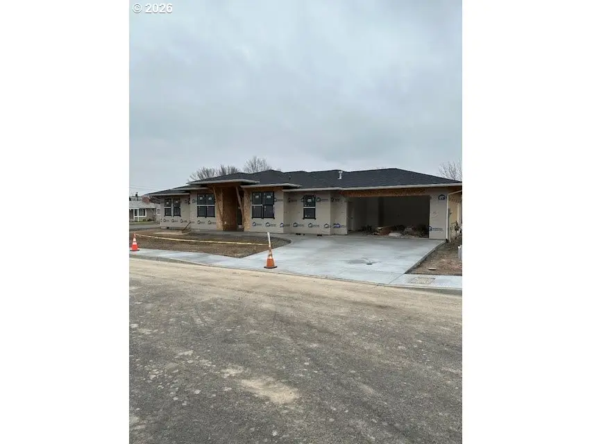 904 SW 43rd St, Pendleton, OR 97801 - Image #1