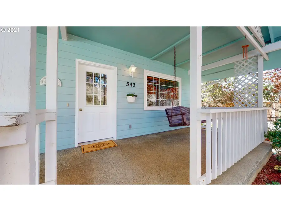 545 Hassett St, Brookings, OR 97415 - #3